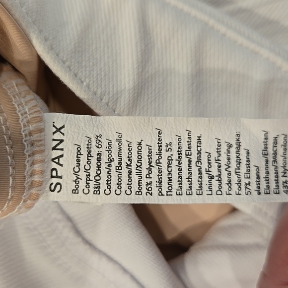 SPANX SKINNY LEG WHITE BELLY COMPRESSION JEANS. SIZE SMALL. - Picture 4 of 9